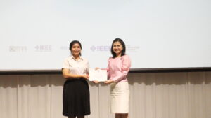 นางสาวภัทรวดี สุวรรณรัตน์